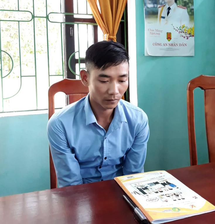 Đối tượng Nguyễn Đăng Hải và thông tin tiền giả đăng tải trên trang facebook cá nhân. 