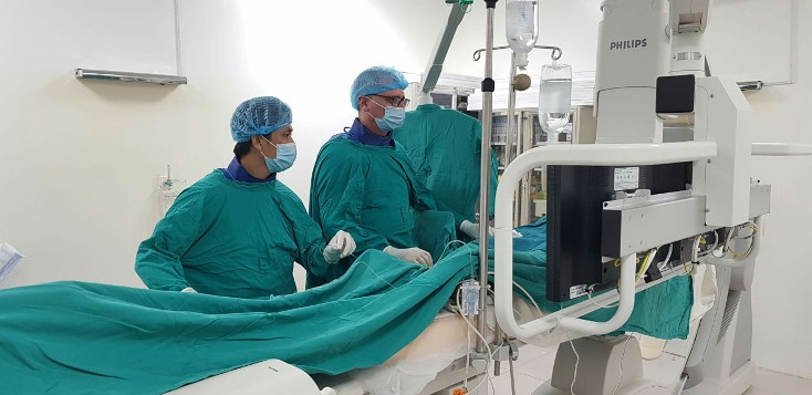 Có tay nghề giỏi, các bác sĩ Cuba đã triển khai thực hiện nhiều kỹ thuật khó trong công tác cấp cứu, điều trị người bệnh