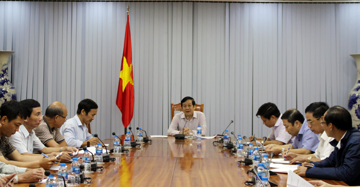 Đồng chí Nguyễn Xuân Quang, Ủy viên Ban Thường vụ Tỉnh ủy, Phó Chủ tịch Thường trực UBND tỉnh phát biểu kết luận tại buổi làm việc.