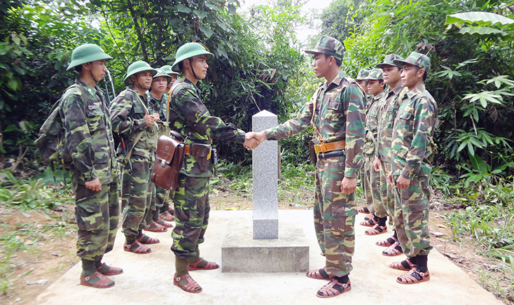 BĐBP Quảng Bình phối hợp tuần tra song phương với lực lượng bảo vệ biên giới nước bạn Lào.