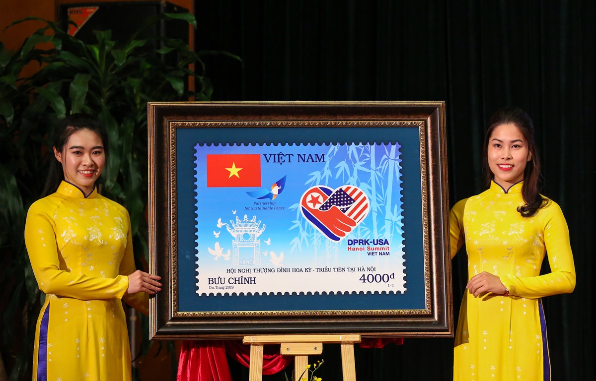 Bộ tem được phát hành nhân sự kiện đặc biệt Hội nghị thượng đỉnh Hoa Kỳ - Triều Tiên lần 2 tại Hà Nội. (Ảnh: Minh Sơn/Vietnam+)