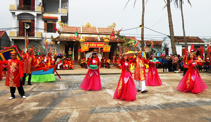 Lễ hội cầu ngư ở làng biển Cảnh Dương (Quảng Trạch).