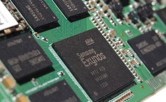  Samsung có thể sẽ mất ngôi vị là nhà cung cấp chất bán dẫn số một thế giới vào tay nhà sản xuất chip điện tử Intel. (Nguồn: theinquirer.net)