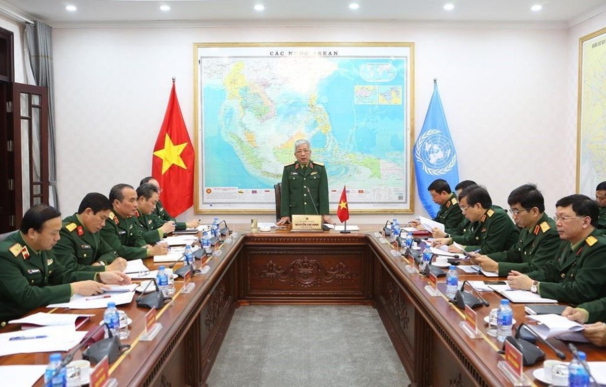 Thượng tướng Nguyễn Chí Vịnh chủ trì cuộc họp. (Ảnh: Dương Giang/TTXVN)