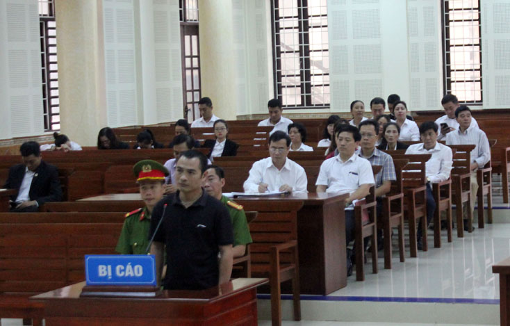 Bị cáo Võ Xuân Hiền trước tòa.