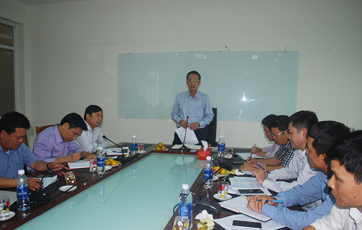 Chủ thích ảnh: Đồng chí Trần Công Thuật, Chủ tịch UBND tỉnh phát biểu kết luận tại buổi làm việc với sở Kế hoạch và Đầu tư.