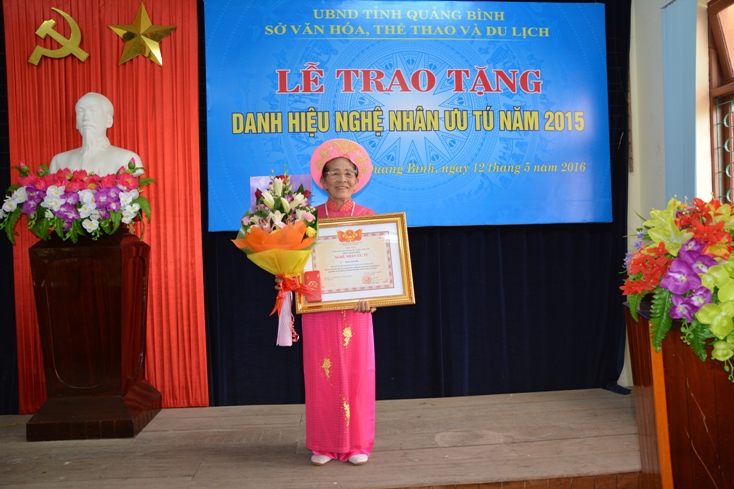Nghệ nhân Phạm Thị Niếu là NNND đầu tiên của Quảng Bình