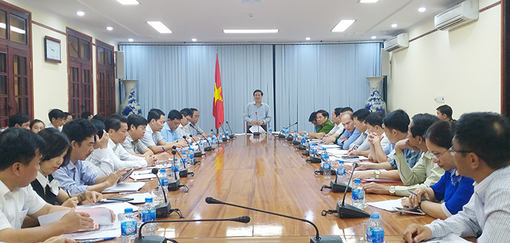 Đồng chí Nguyễn Xuân Quang, Phó Chủ tịch Thường trực UBND tỉnh chủ trì cuộc họp.