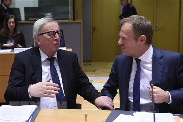 Chủ tịch Ủy ban châu Âu Jean-Claude Juncker (trái) và Chủ tịch Hội đồng châu Âu Donald Tusk tại hội nghị của EU ở Brussels, Bỉ ngày 20-3-2019. (Nguồn: AFP/TTXVN)