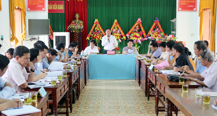  Đồng chí Lê Minh Ngân, Tỉnh ủy viên, Phó Chủ tịch UBND tỉnh chủ trì buổi đối thoại.