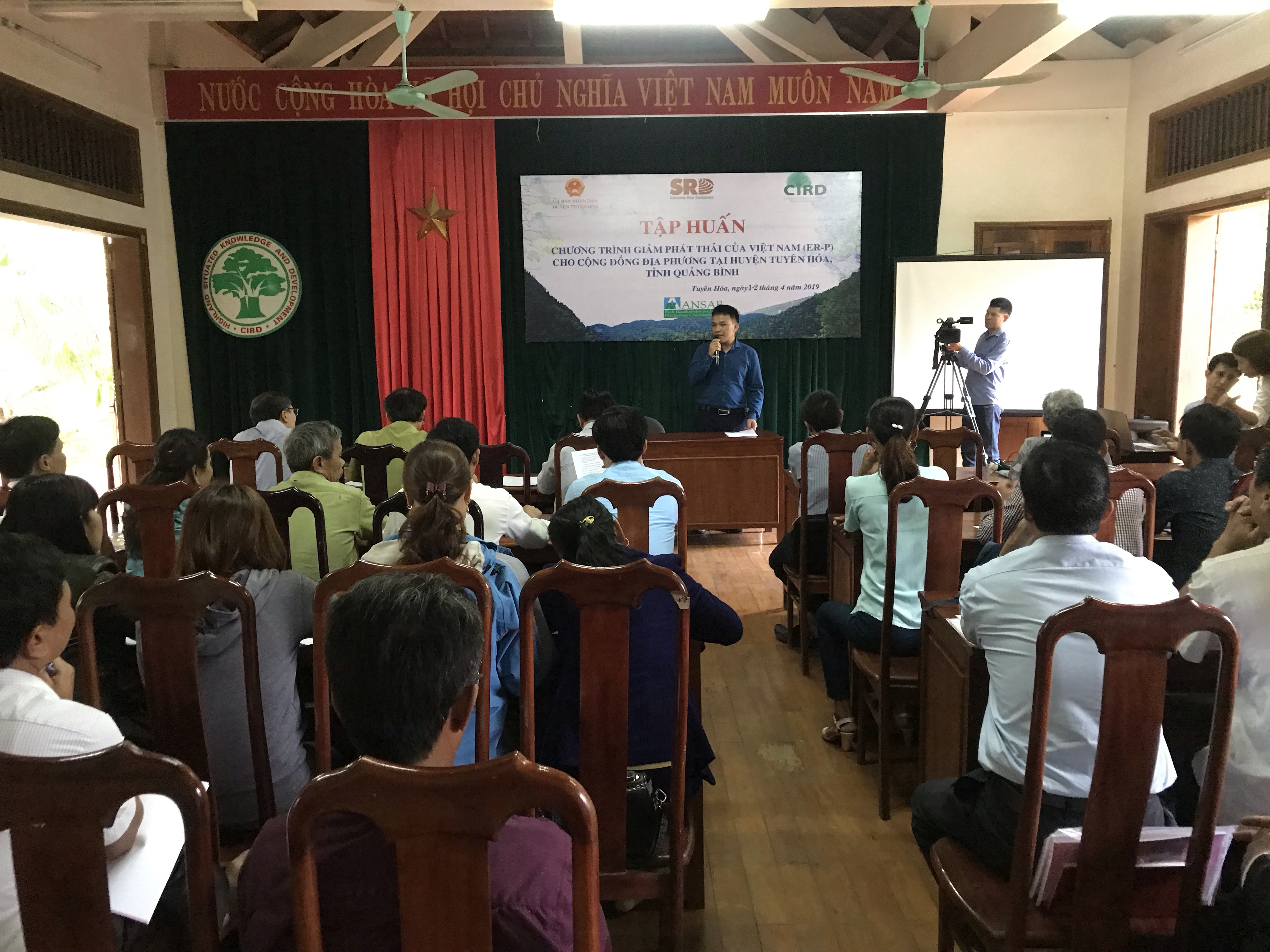 Khóa tập huấn về Chương trình giảm phát thải của Việt Nam cho cộng đồng địa phương do Trung tâm CIRD tổ chức tại Tuyên Hóa.