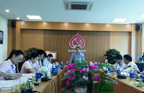 Đồng chí Nguyễn Xuân Quang, Phó Chủ tịch Thường trực UBND chủ trì cuộc họp.