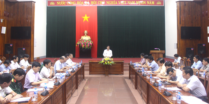 Đồng chí Nguyễn Xuân Quang, Phó Chủ tịch Thường trực UBND tỉnh kết luận cuộc họp. 