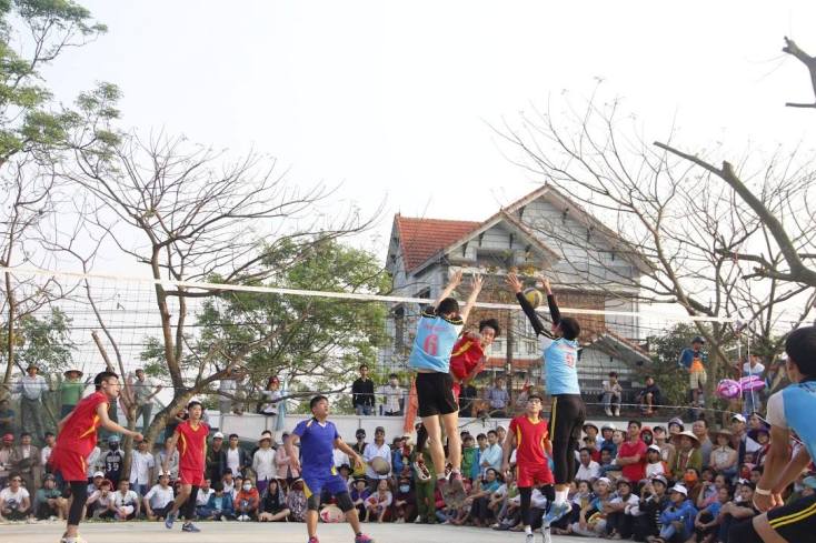 Phong trào thể dục thể thao trên địa bàn huyện Lệ Thủy thu hút đông đảo người dân tham gia.