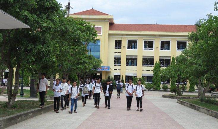 Thi tuyển vào Trường THPT chuyên Võ Nguyên Giáp thí sinh phải dự thi 4 môn: Toán, Ngữ văn, Tiếng Anh và môn chuyên.