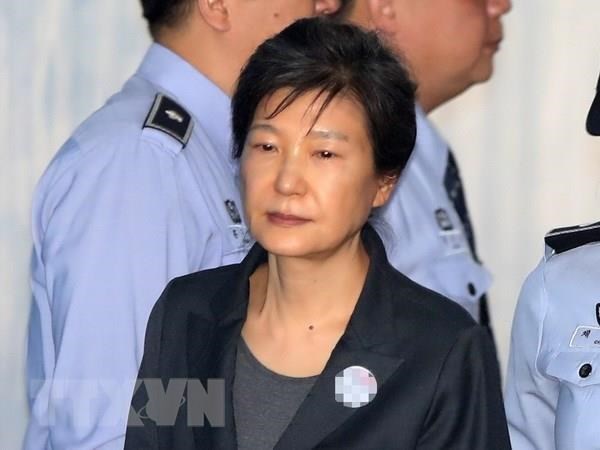 Cựu Tổng thống Hàn Quốc Park Geun-hye tới tòa án ở Seoul ngày 10-10-2017. (Nguồn: Yonhap/TTXVN).