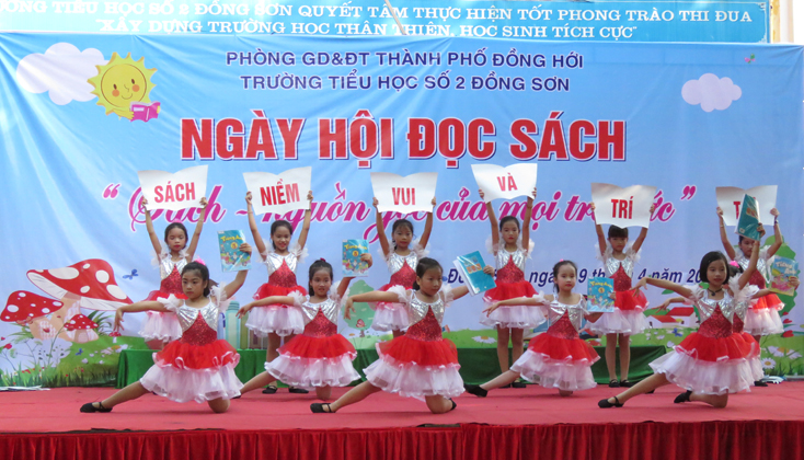 Văn nghệ chào mừng Ngày Sách Việt Nam 21-4.