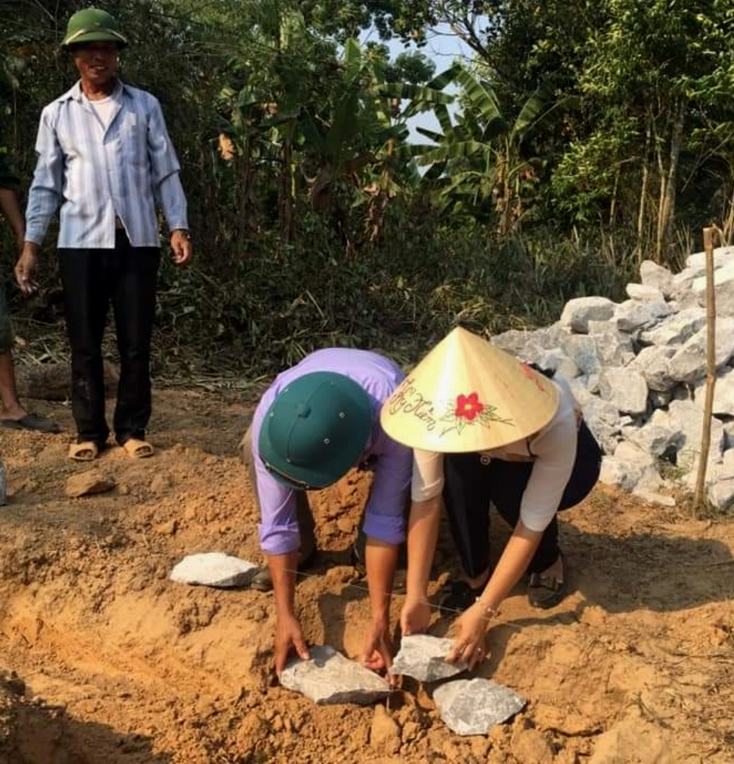 Hội LHPN huyện Lệ Thủy cùng chính quyền địa phương khởi công xây dựng mái ấm tình thương cho chị Lê Thị Xoan.