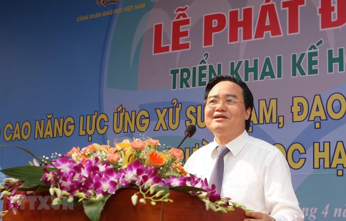 Bộ trưởng Bộ Giáo dục và Đào tạo Phùng Xuân Nhạ phát biểu tại lễ phát động. (Ảnh: Thanh Tùng/TTXVN)