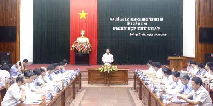 Đồng chí Trần Công Thuật, Phó Bí thư Thường trực Tỉnh ủy, Chủ tịch UBND tỉnh kết luận phiên họp. 