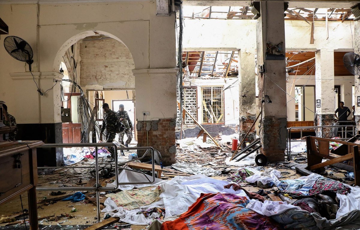 Hiện trường vụ nổ tại nhà thờ St. Anthony ở Kochchikade, Colombo, Sri Lanka, ngày 21-4-2019. (Ảnh: AFP/TTXVN)