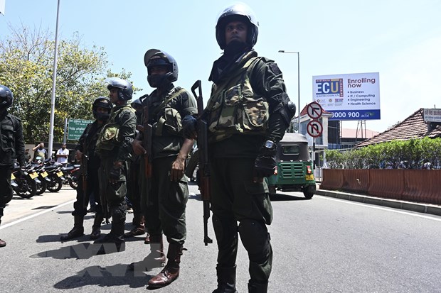 Lực lượng an ninh Sri Lanka tăng cường an ninh tại Colombo sau các vụ tấn công khủng bố. (Nguồn: AFP/TTXVN)