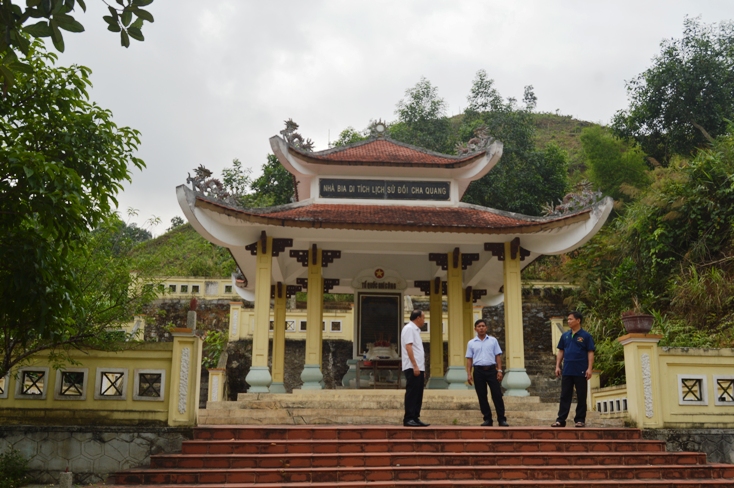 Di tích lịch sử cấp quốc gia đồi Cha Quang, nơi 7 liệt sỹ TNXP hy sinh ngày 3-7-1966.