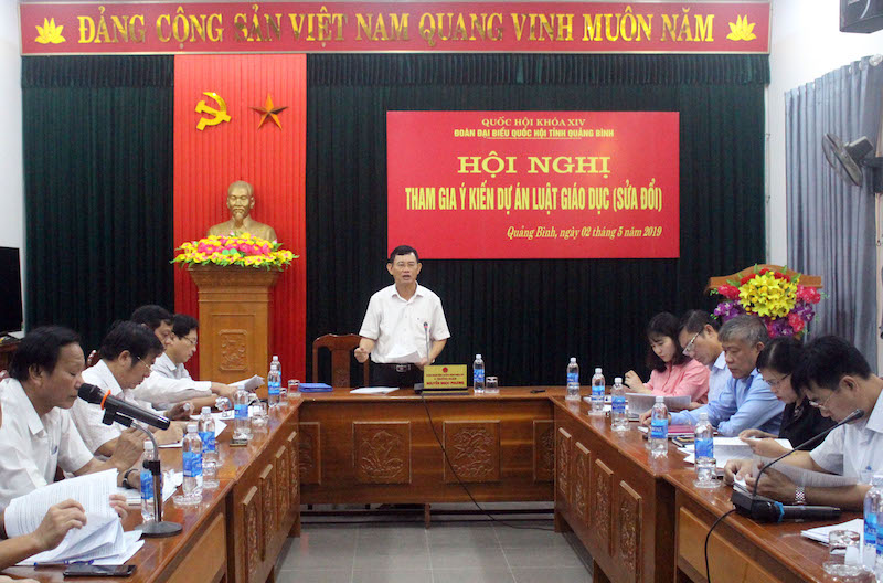  Đồng chí Phó Trưởng đoàn Đại biểu Quốc hội Nguyễn Ngọc Phương phát biểu tại hội nghị