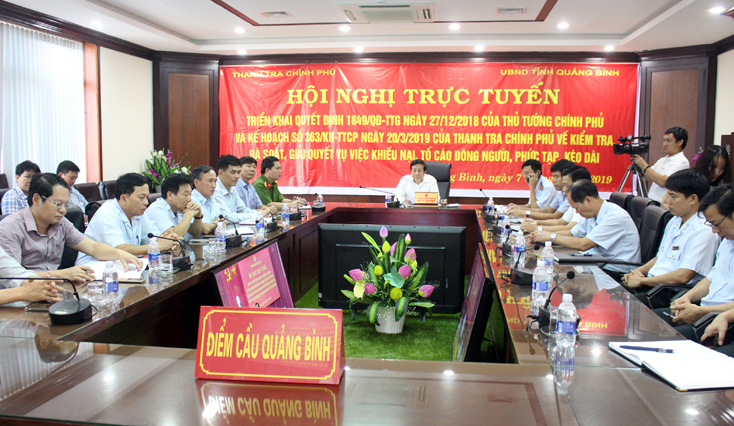Đồng chí Nguyễn Xuân Quang, Ủy viên Ban Thường vụ Tỉnh ủy, Phó Chủ tịch thường trực UBND tỉnh chủ trì hội nghị tại điểm cầu Quảng Bình.