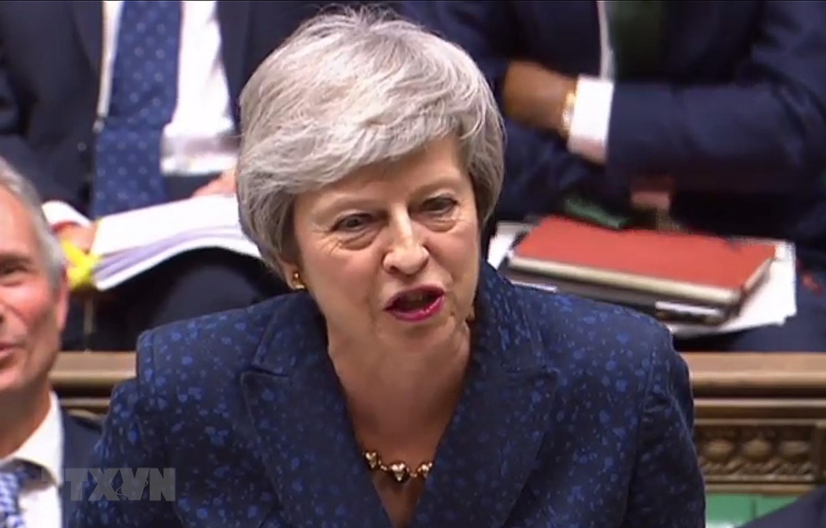 Thủ tướng Anh Theresa May phát biểu trong phiên chất vấn tại Quốc hội Anh ở London ngày 1-5. (Ảnh: AFP/TTXVN)