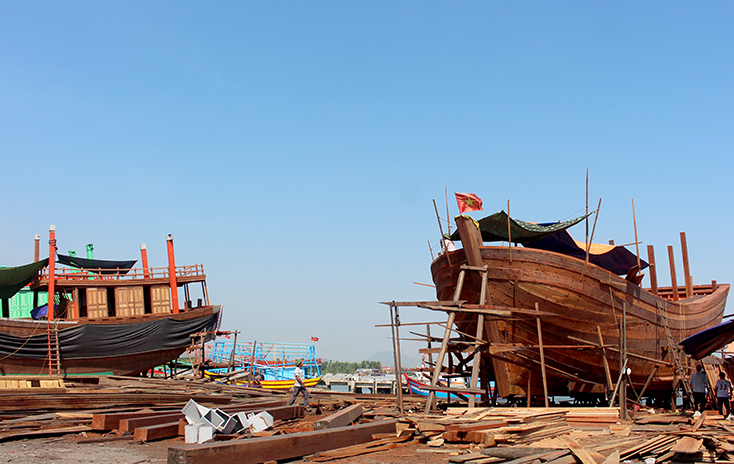 Ngư dân Quảng Bình vượt qua khó khăn từ sự cố môi trường biển, tiếp tục đầu tư đóng mới tàu công suất lớn khai thác hải sản xa bờ