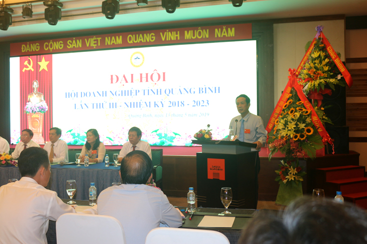 Đồng chí Trần Công Thuật, Phó Bí thư Tỉnh ủy, Chủ tịch UBND tỉnh phát biểu tại đại hội.