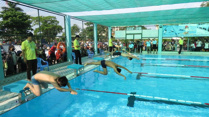Môn bơi lội tuy không nằm trong chương trình học chính khóa, nhưng đã được tất cả các trường học trên địa bàn thành phố quan tâm tập luyện, nhằm tăng cường phòng, chống tai nạn thương tích, đuối nước cho học sinh.
