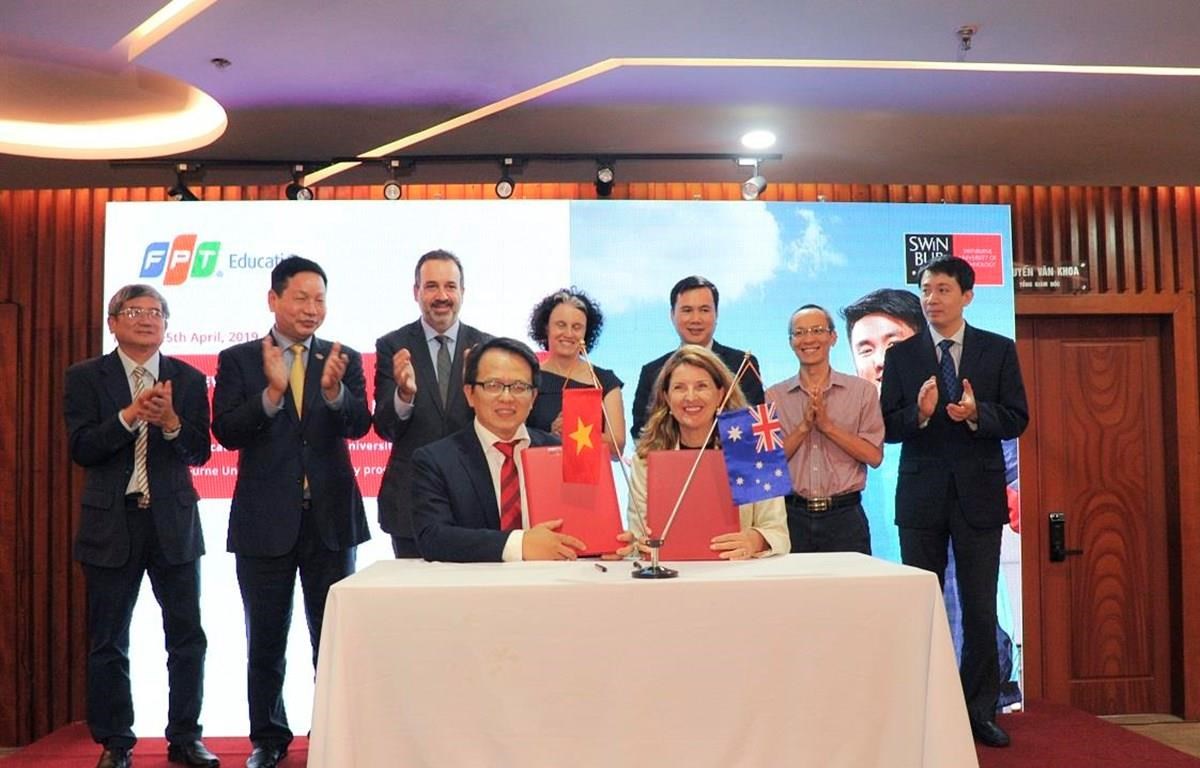 Đại học FPT và Đại học Swinburne ký kết hợp tác khởi động chương trình liên kết Swinburne (Việt Nam)