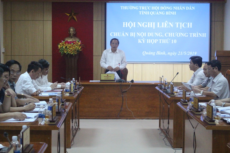 Đồng chí Chủ tịch HĐND tỉnh Hoàng Đăng Quang phát biểu kết luận hội nghị
