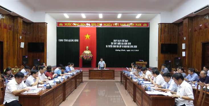 Đồng chí Trần Tiến Dũng, Tỉnh ủy viên, Phó Chủ tịch UBND tỉnh, Trưởng Ban Chỉ đạo thi tỉnh kết luận hội nghị.
