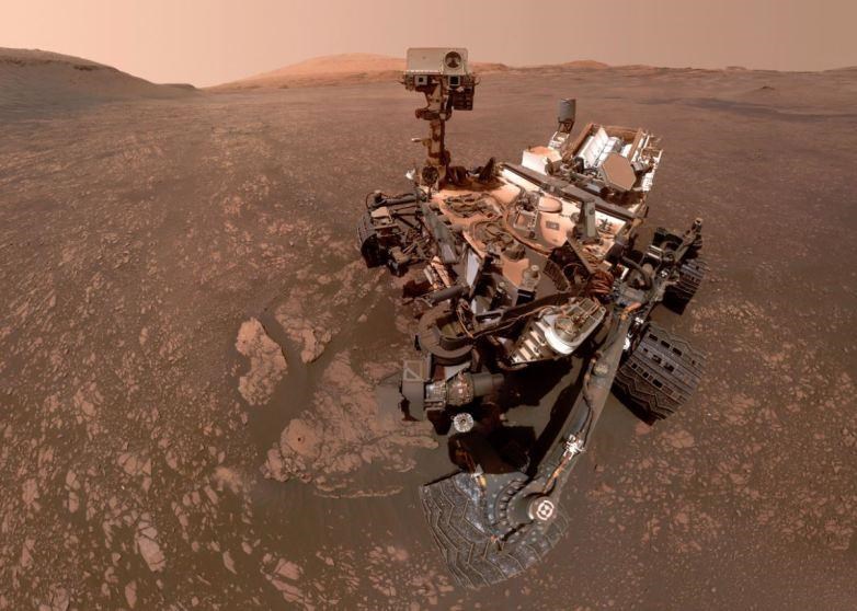 đất sét lớn nhất kể từ khi robot được đưa lên sao Hỏa hồi tháng 8-2012.  Robot khám phá Curiosity. (Nguồn: bgr.com)