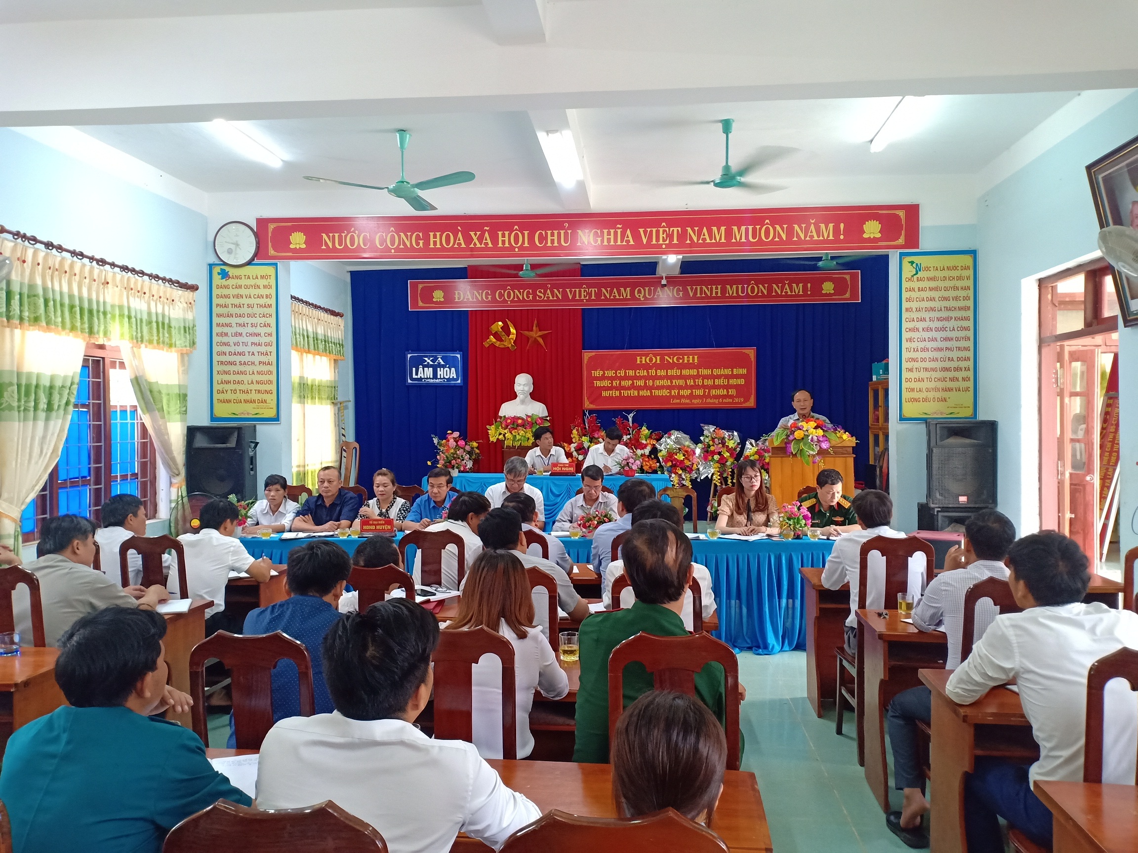 Đại biểu HĐND tiếp xúc cử tri tại xã Lâm Hóa, huyện Tuyên Hóa