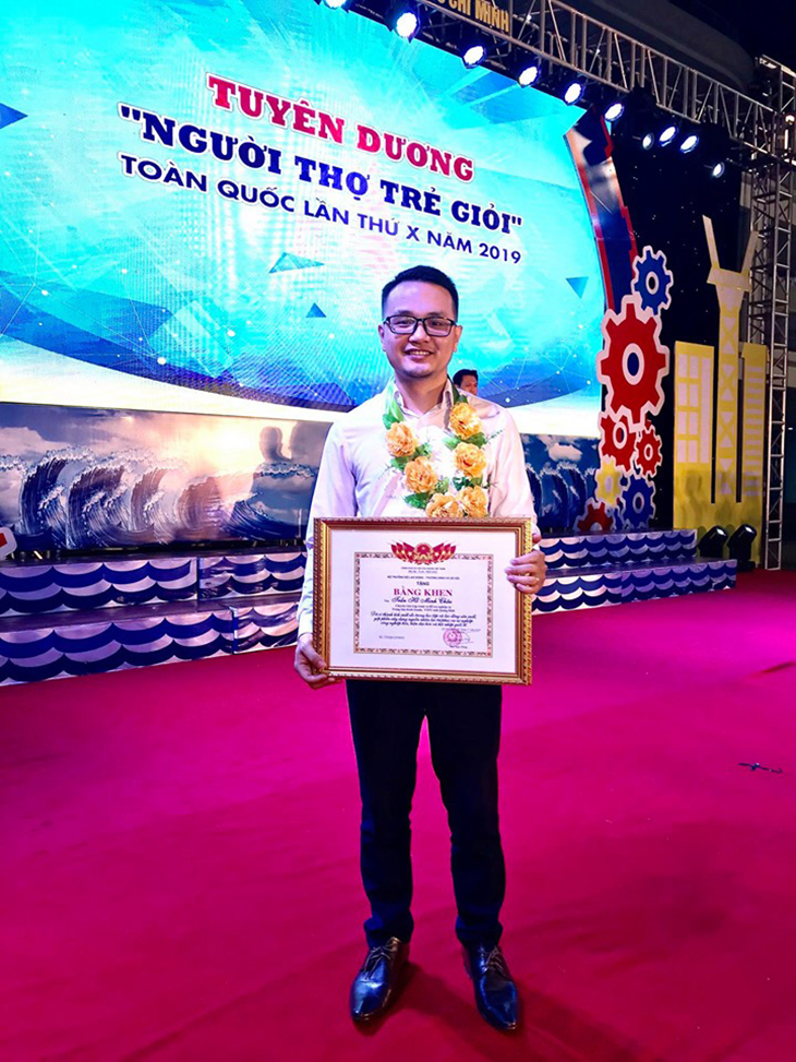 Đồng chí Trần Hồ Minh Châu tại lễ tuyên dương “Người thợ trẻ giỏi” toàn quốc lần thứ X, năm 2019