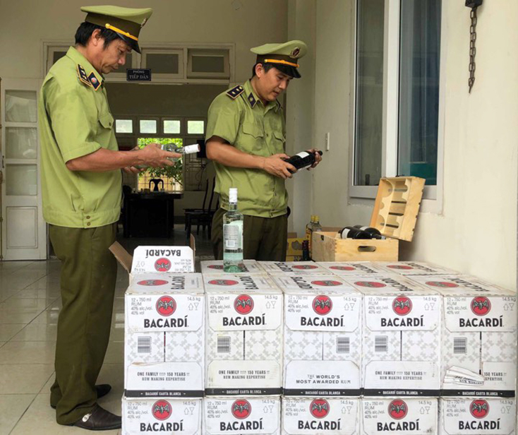 Vụ vận chuyển lô rượu ngoại không có chứng từ hợp pháp bị lực lượng QLTT bắt giữ ngày 13-5-2019.