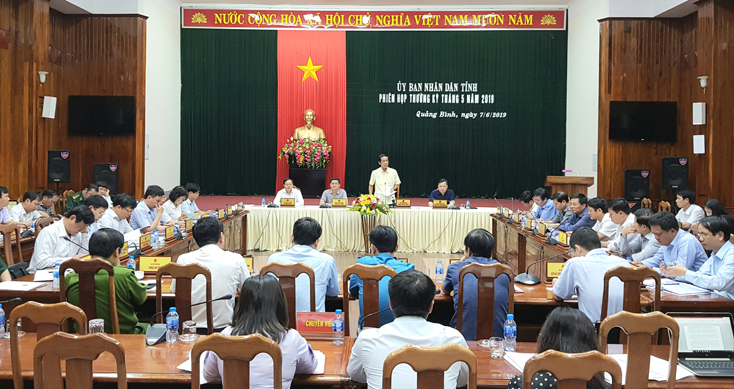 Đồng chí Trần Công Thuật phát biểu chỉ đạo tại phiên họp.