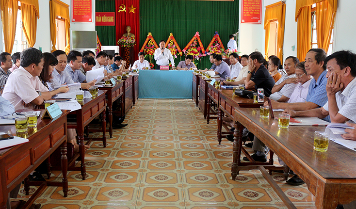 Buổi đối thoại trực tiếp giữa lãnh đạo UBND tỉnh, huyện Lệ Thủy và bà con tiểu thương chợ Tréo (Lệ Thủy).