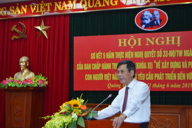 Đồng chí Trần Thắng, Phó Bí thư Thường trực Tỉnh ủy phát biểu chỉ đạo tại hội nghị.