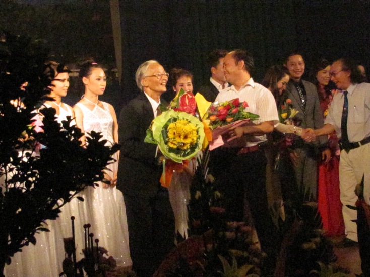 Nhạc sỹ Trần Hữu Pháp trong lễ mừng thọ 80 tuổi.
