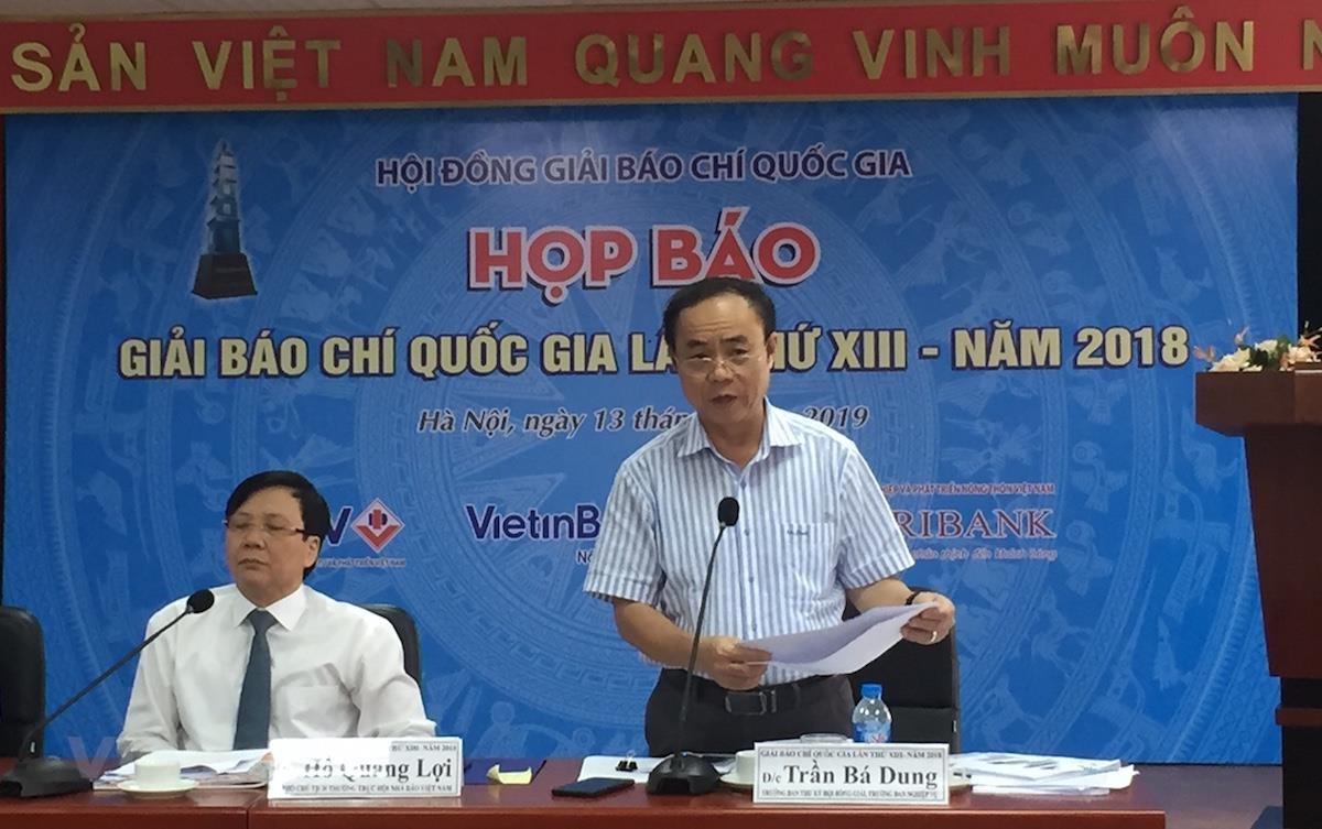 Hội đồng Giải Báo chí quốc gia lần thứ 13 cung cấp thông tin cho báo chí chiều 13/6 tại Hà Nội. (Ảnh: PV/Vietnam+)