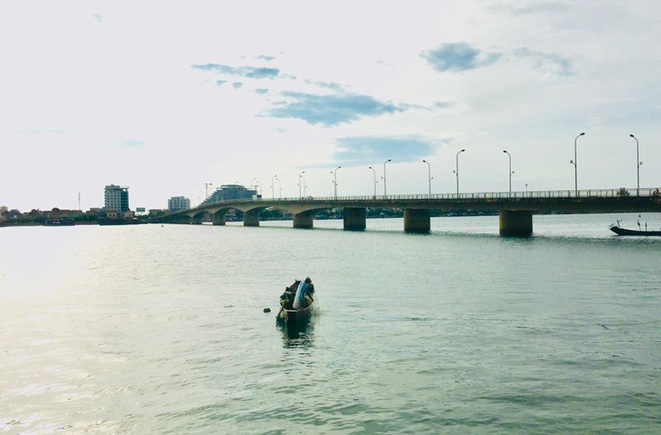 Năm 2005, cầu Nhật Lệ 1 hoàn thành đưa vào sử dụng, nối trung tâm thành phố Đồng Hới với xã Bảo Ninh. (Ảnh: Đ.V)