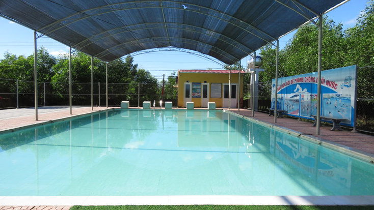 Trường tiểu học Mai Thủy đã được đầu tư xây dựng bể bơi để dạy bơi, phòng, chống đuối nước cho học sinh trong trường và vùng phụ cận.