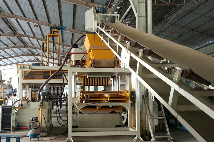 Dây chuyền sản xuất gạch không nung hiện đại được đầu tư tại Công ty TNHH xây dựng Trường Thành Quảng Bình.