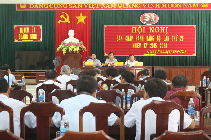 Các đại biểu dự hội nghị BCH Đảng bộ huyện Quảng Ninh lần thứ 26.