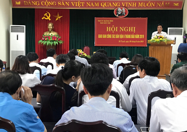 Đồng chí Trưởng ban Dân vận Tỉnh ủy Nguyễn Công Huấn phát biểu kết luận hội nghị
